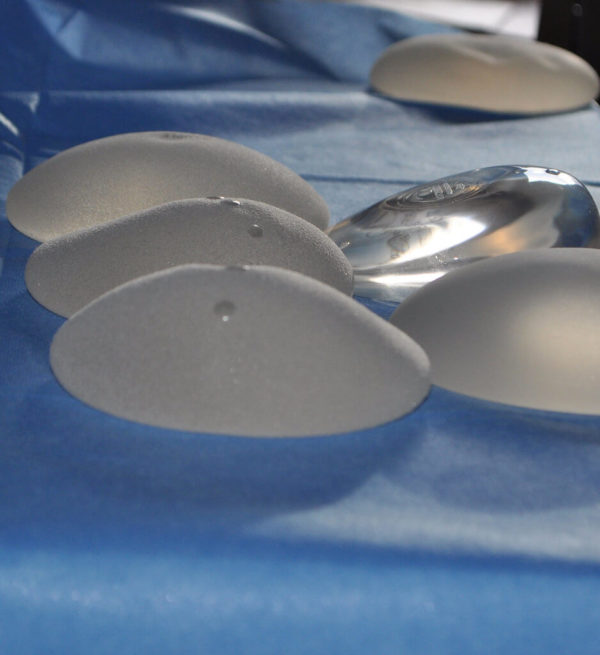 Implantes mamarios de silicón Implantes de seno Operaciones estéticas 