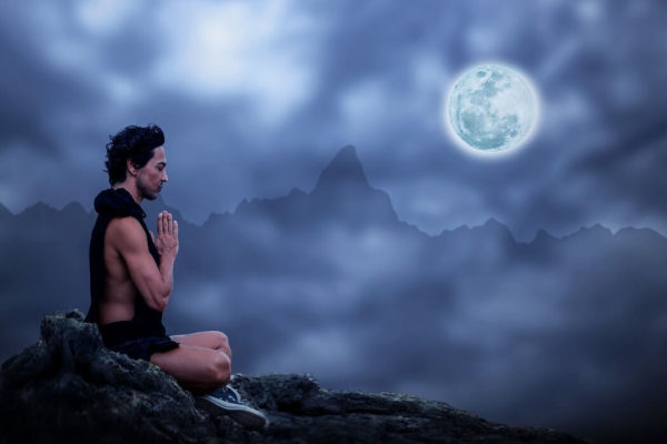 Evolución Espiritual Hombre Manos Meditar Luna Conciencia