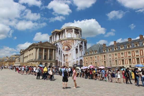 La imagen tiene un atributo ALT vacío; su nombre de archivo es El-Palacio-de-Versalles-guia-para-visitantes-2-600x399.jpg